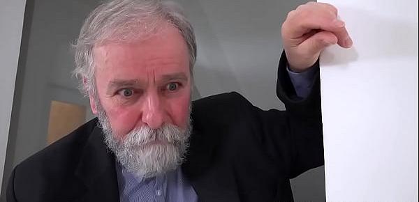 Old Goes Young - Old man from next-door knows how to eat pussy like a pro